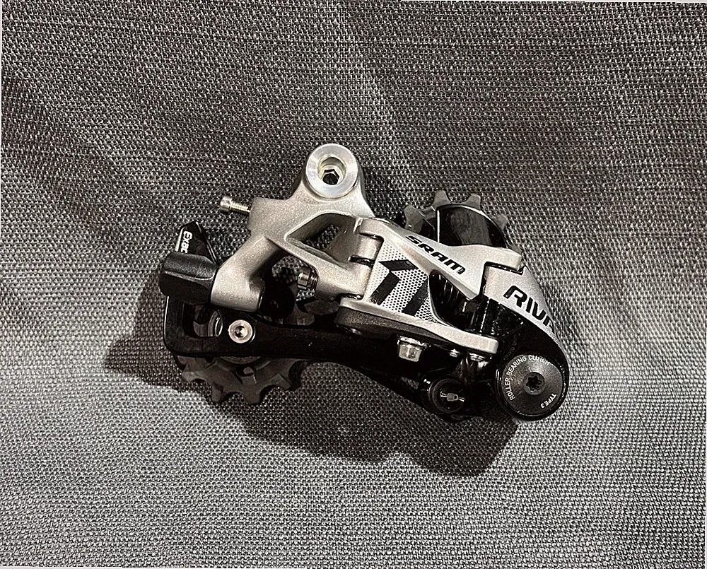 SRAM Rival 1 Rear Derailleur Medium Cage 11-Speed Clutch Gravel Cyclocross